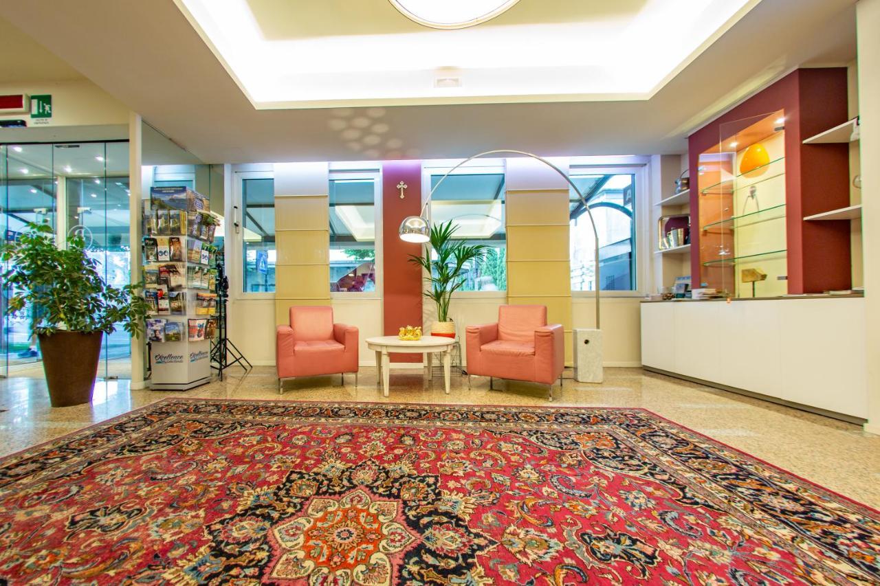 Hotel Bonotto Desenzano del Garda Esterno foto