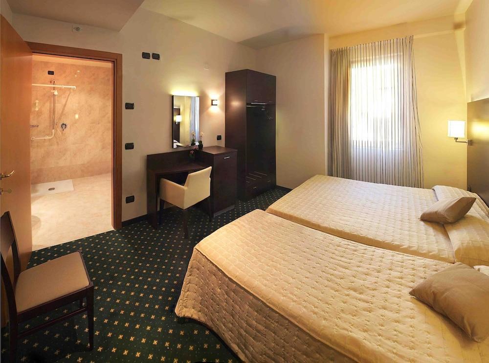 Hotel Bonotto Desenzano del Garda Esterno foto