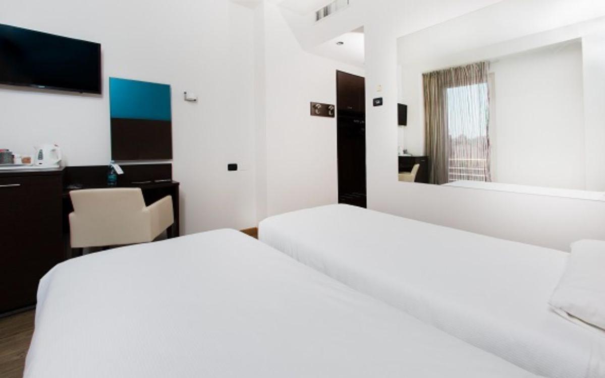 Hotel Bonotto Desenzano del Garda Esterno foto